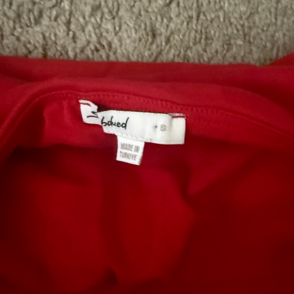 Subdued
STAR TOP - Picture 5 of 6